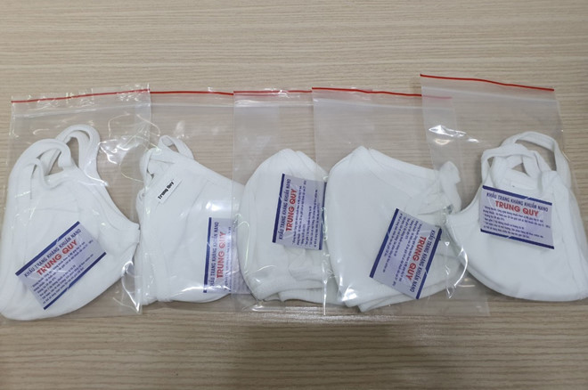 "Đổi[-]rác[-]lấy[-]khẩu[-]trang"[-]trong[-]mùa[-]dịch[-]Covid-19