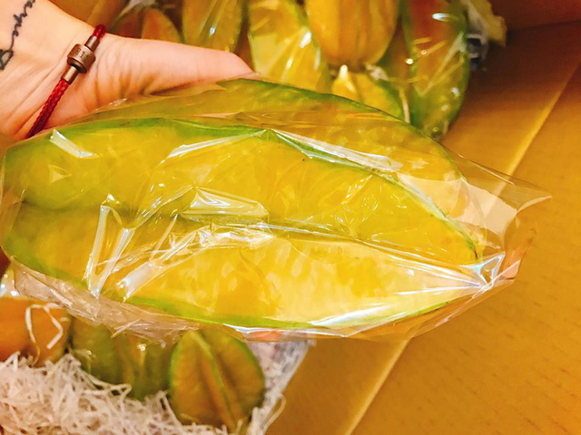 Khế[-]Đài[-]Loan[-]giá[-]150[-]ngàn[-]đồng/quả:[-]Cháy[-]hàng,[-]khách[-]mua[-]phải[-]đặt[-]trước