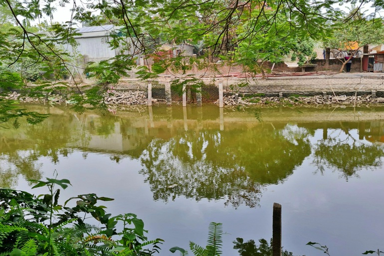 Hà[-]Nội:[-]2[-]hồ[-]nguy[-]cơ[-]bị[-]lấp[-]để[-]phân[-]lô[-]đấu[-]giá[-]đất,[-]dân[-]tha[-]thiết[-]xin[-]giữ