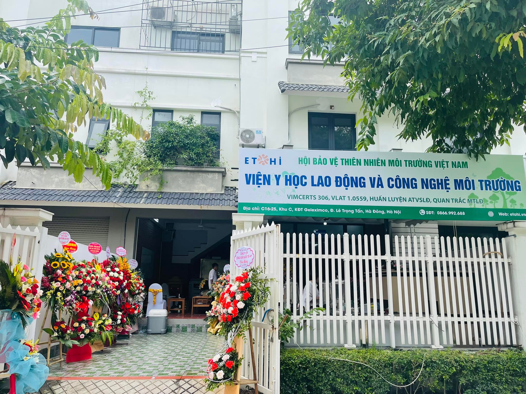 [-]Viện[-]Y[-]học[-]lao[-]động[-]và[-]Công[-]nghệ[-]Môi[-]trường[-]vượt[-]khó[-]có[-]doanh[-]thu[-]cao