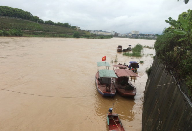 [-]Lũ[-]sông[-]Hồng[-]lên[-]cao[-]trở[-]lại