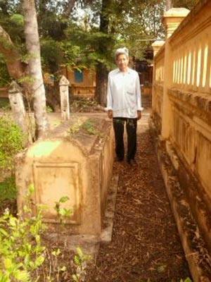 Ng&ocirc;i miếu cổ thờ đ&aacute; v&agrave; những bộ h&agrave;i cốt b&iacute; ẩn