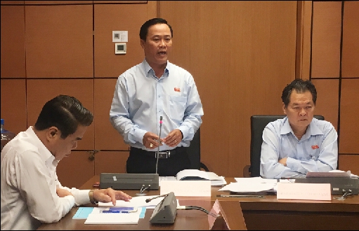 Chính[-]phủ[-]nói[-]chủ[-]động[-]phòng[-]thiên[-]tai[-]sao[-]cứ[-]chờ[-]mưa[-]mới[-]xả[-]nước?