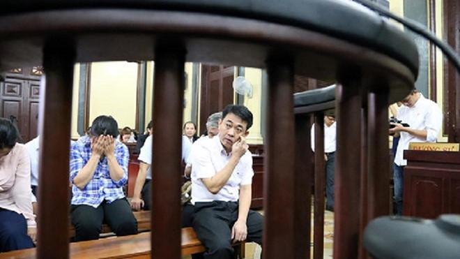 Đề[-]nghị[-]UBKT[-]T.Ư[-]xem[-]xét[-]trách[-]nhiệm[-]Bộ[-]Y[-]tế[-]vụ[-]VN[-]Pharma[-]bán[-]thuốc[-]ung[-]thư[-]giả