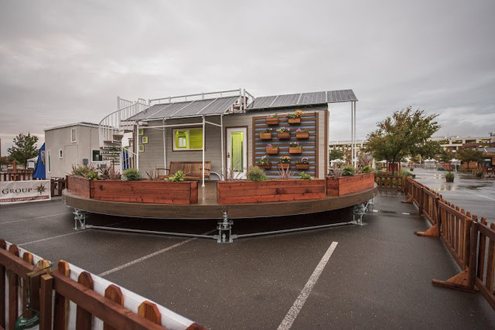 Nh&agrave;[-]mini[-]tự[-]xoay[-]d&ugrave;ng[-]điện[-]năng[-]lượng[-]mặt[-]trời