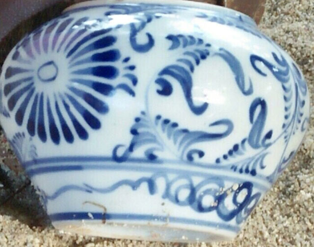 Bất[-]ngờ[-]bên[-]trong[-]lọ[-]gốm[-]cổ[-]dưới[-]đáy[-]biển[-]Lý[-]Sơn