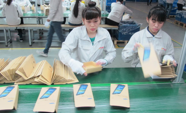 Ưu[-]đãi[-]Samsung[-]tỉ[-]đô[-]nhưng[-]thu[-]thuế[-]bà[-]bún[-]bò[-]có[-]công[-]bằng?