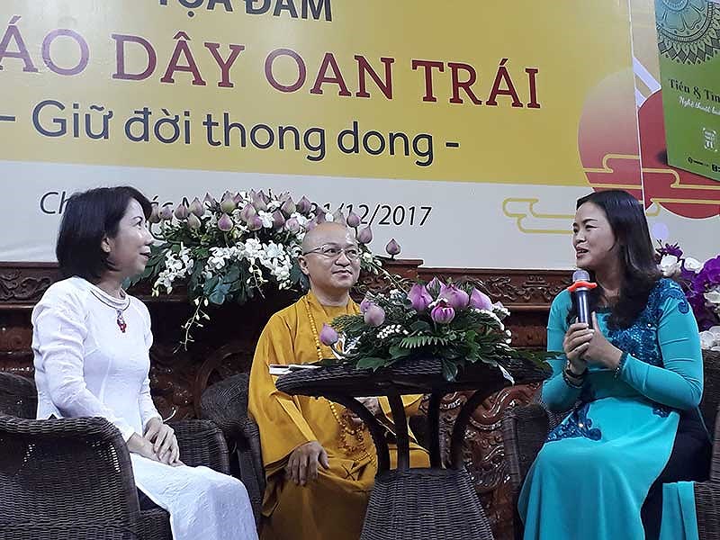 Nhà[-]sư[-]nói[-]chuyện[-]hôn[-]nhân