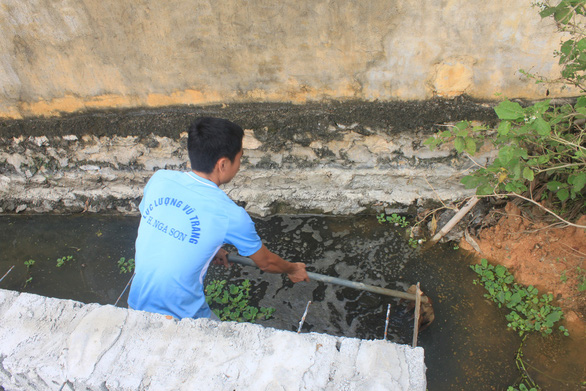 Thanh[-]Hoá:[-]Doanh[-]nghiệp[-]may[-]mặc[-]xả[-]thải[-]gây[-]ô[-]nhiễm[-]môi[-]trường