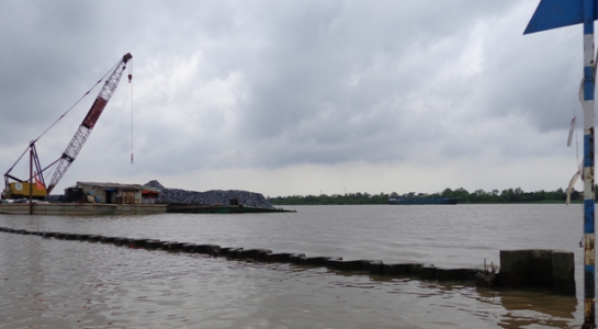 Thủ[-]tướng[-]yêu[-]cầu[-]kiểm[-]tra[-]dự[-]án[-]lấp[-]sông[-]Tiền[-]xây[-]công[-]viên[-]trái[-]cây
