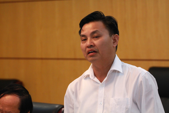 Trung[-]Quốc[-]cấm[-]nhập,[-]phế[-]liệu[-]ầm[-]ầm[-]vào[-]Việt[-]Nam