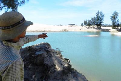 Đây[-]không[-]phải[-]lần[-]đầu[-]tiên[-]có[-]người[-]gặp[-]nạn[-]tại[-]hố[-]titan[-]này.