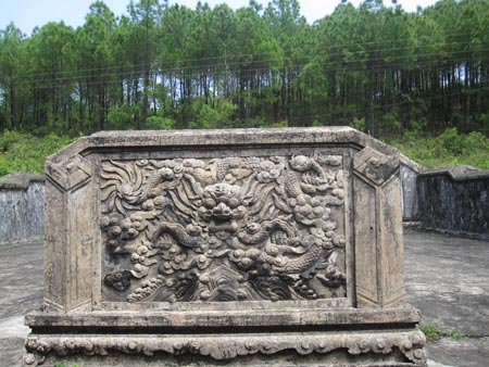 Bí[-]ẩn[-]Lăng[-]Sọ[-]ở[-]Huế