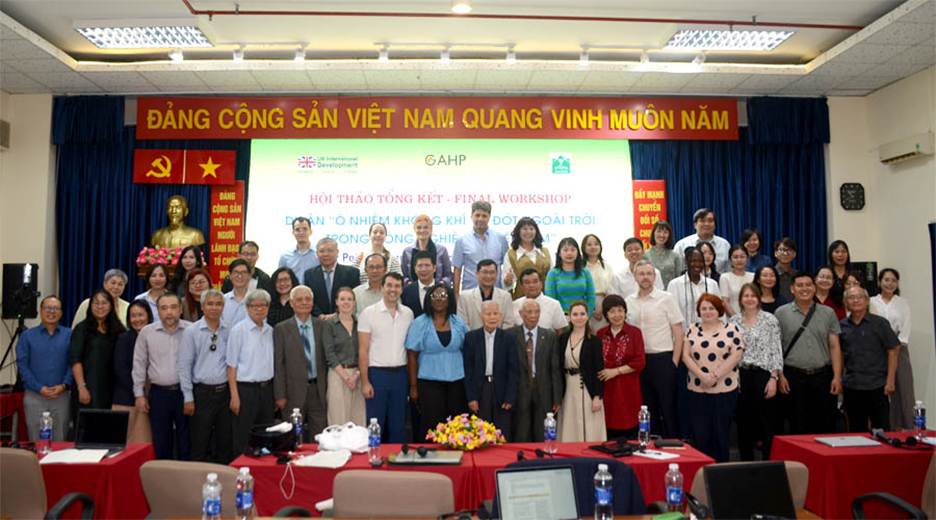 Hội[-]thảo[-]quốc[-]tế[-]tổng[-]kết[-]Dự[-]&aacute;n[-]&ldquo;&Ocirc;[-]nhiễm[-]kh&ocirc;ng[-]kh&iacute;[-]v&agrave;[-]đốt[-]ngo&agrave;i[-]trời[-]trong[-]n&ocirc;ng[-]nghiệp[-]tại[-]Việt[-]Nam&rdquo;.