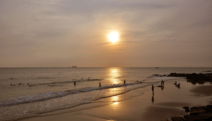 Vũng[-]Tàu[-]"lột[-]xác”[-]nhờ[-]cấm[-]ăn[-]nhậu,[-]xả[-]rác[-]trên[-]bãi[-]biển