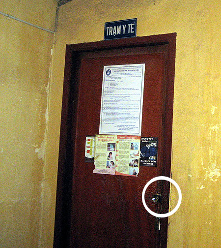 Y[-]tế[-]trong[-]trường[-]học[-]có[-]cũng[-]như[-]không