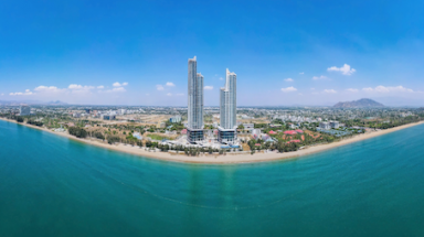 Giữa tâm bão Trung Bộ, những người giữ “mạch sống” của từng bản tin