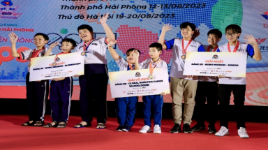 Vinamilk tiếp sức "chiến binh nhí" trên sân chơi Robotacon WRO 2023